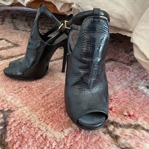 Gucci patent leather heels